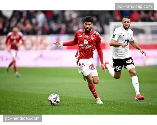 评论：战术趋同化？法甲中下游球队普遍采用高位防守的风险与收益