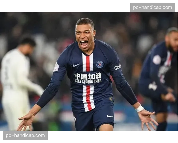 维尼修斯独家专访：谈论在伯纳乌成为领袖的历程与世界杯后的心态变化。